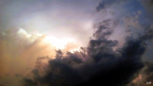 Dunkle Regenwolke