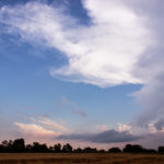 Wolkenbilder im Feld