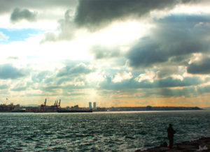 Große Wolke am Hafen