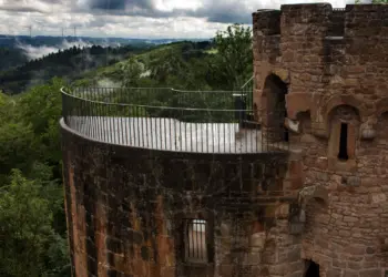 Burg Saint Clair im Regenwetter