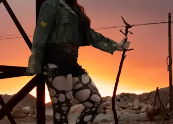 Endzeitportrait einer Frau am Lostplace