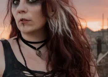 Lostplace Shooting mit einer Frau auf Teneriffa