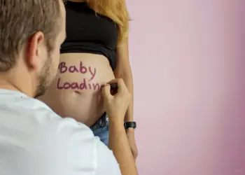 Babybauch Paarshooting