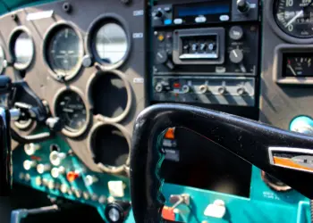 Cockpit einer Cessna