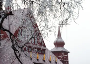 Kirnua kyrka die rote Kirche in Kiruna in Schweden