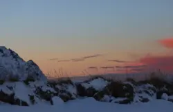 Licht in der Dämmerung des Tages in Norwegen