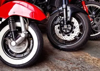 Motorrad-, Roller- und Radreifen