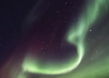 Nordlicht über Jukkasjärvi in Schweden