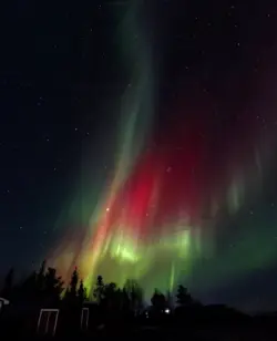 Nordlicht über dem Ice-Hotel in Jukkasjärvi Schweden