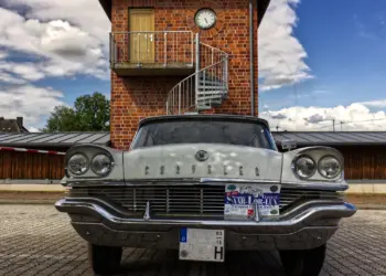 Oldtimer im Schatten