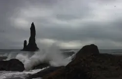 Reynisdrangar der schwarze Strand auf Island