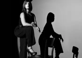 Schwarzweißportrait einer Frau