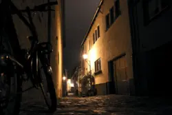 Seitengasse bei Nacht in Heppenheim