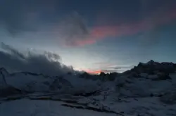 Sonnenuntergang in Mefjordvaer in Norwegen