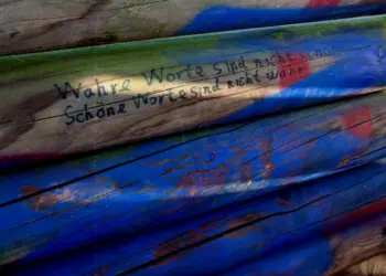 Spruch - Wahre Worte - auf buntem Holz