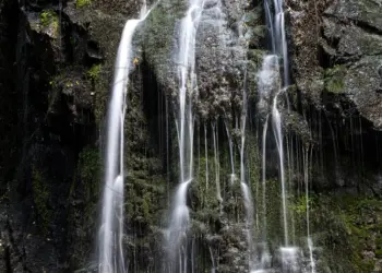 Wasserlauf des Burgbachwasserfalls