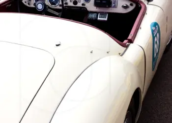 Weißes Oldtimer Capriolet