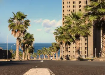 Straße vor dem berüchtigten Lost Place Hotel von Anaza auf Teneriffa