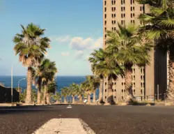 Straße vor dem berüchtigten Lost Place Hotel von Anaza auf Teneriffa